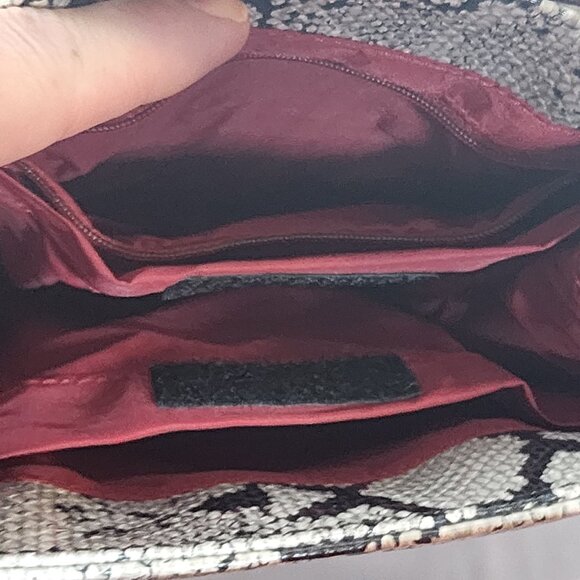 Nine West Vintage Faux Grey Black Snakeskin Bucket Bag with Matching Coin Purse - Picture 14 of 16